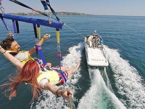 parasailing-on-the-black-sea-1-600x506